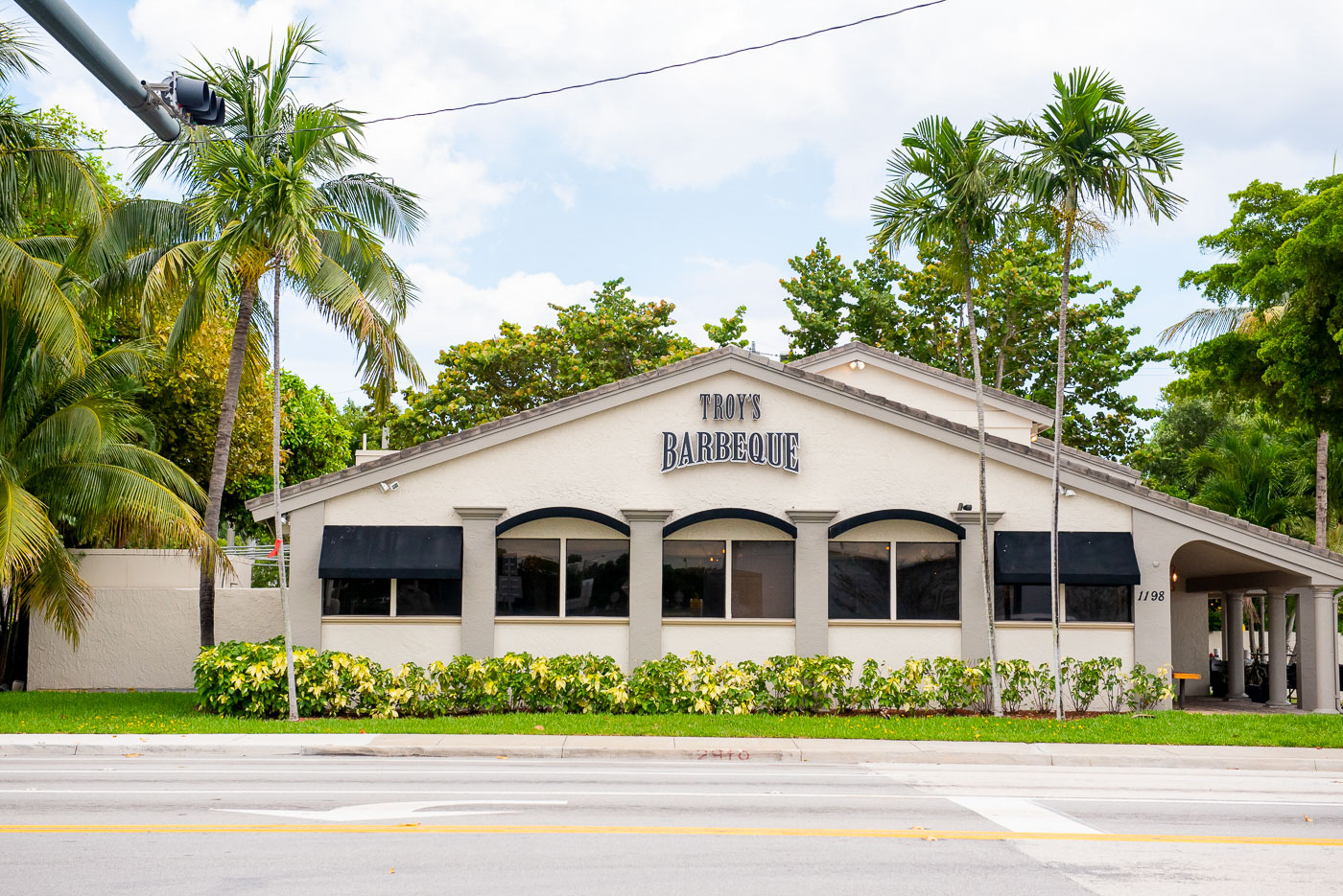 Troy's BBQ location in Boca Raton