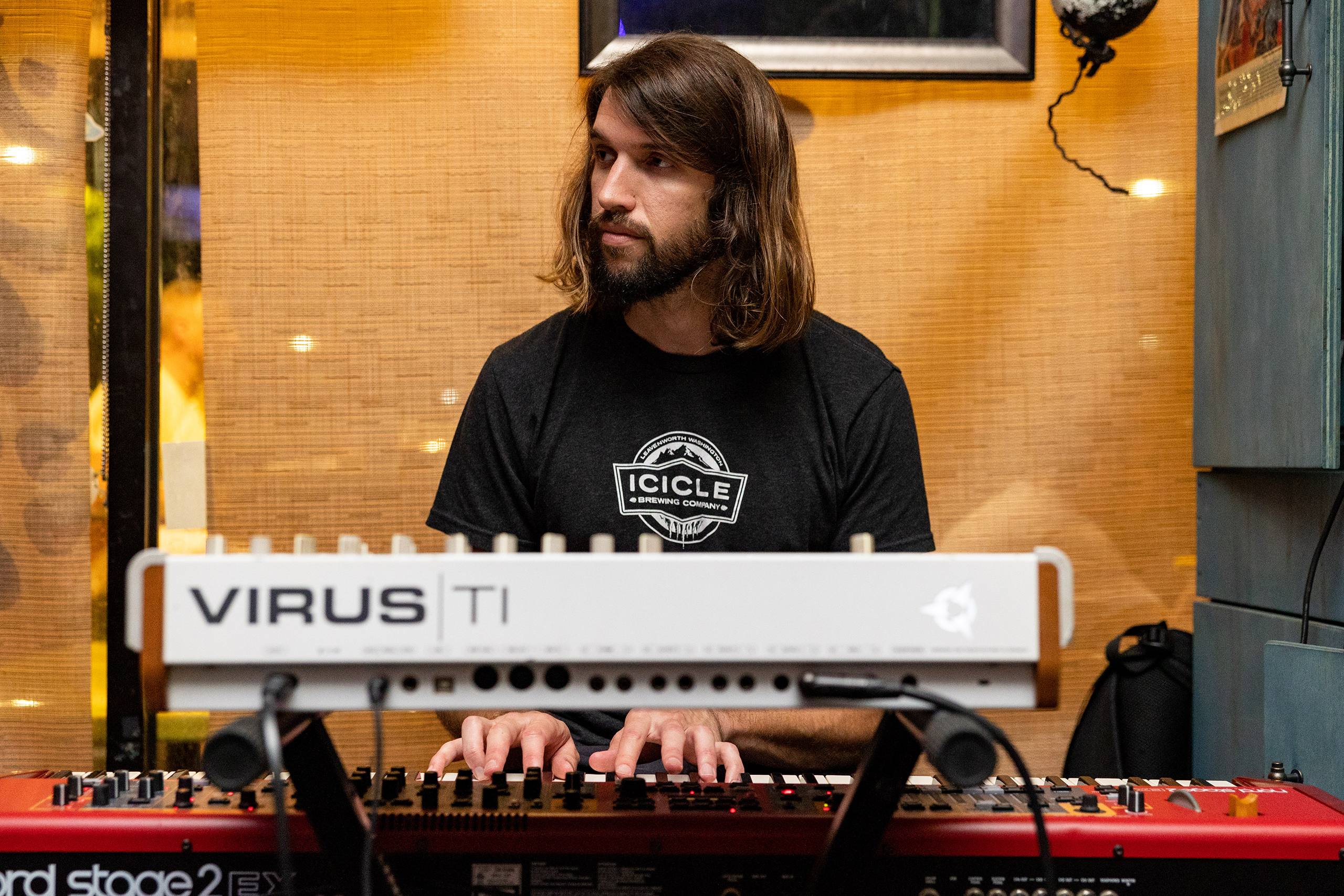 Rodney Hansen of Guavatron on keyboard performing at Leftovers in Jupiter, FL.