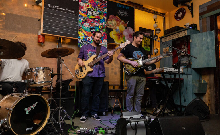 Maxi's Lineup in Jupiter, FL. Guavatron performing live.