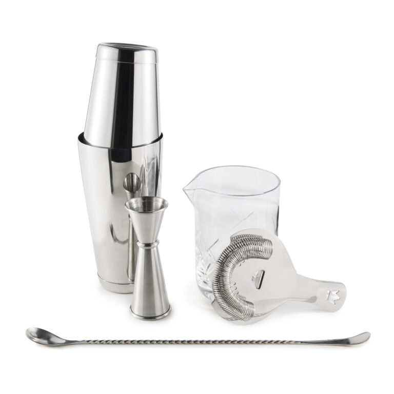 A cocktail kit that consists of a shaker, a stirring glass, a barspoon, a jigger and a strainer.